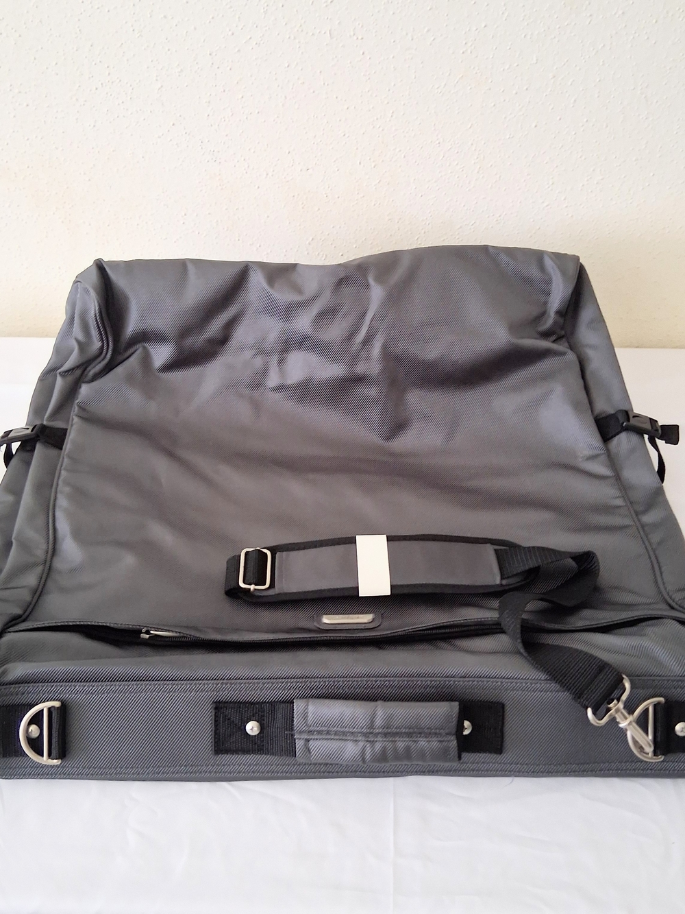 Wallybags 45" Gray Garment  Travel Bag with Adjustable Shoulder Strap